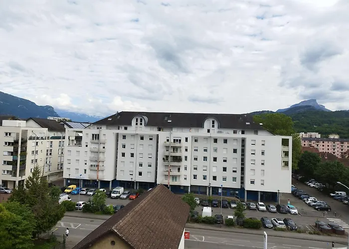 T2 Parking Privatif 1 Apartment *