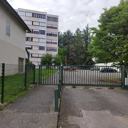 T2 Parking Privatif 1 * Chambery